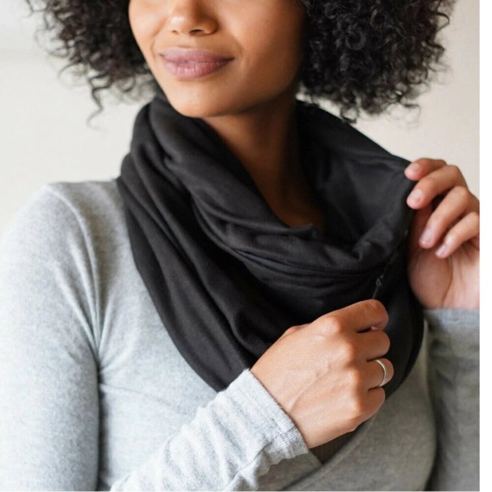 New! Beyond Yoga Black Hidden Zipper Pocket Infinity Wrap Scarf - 47197